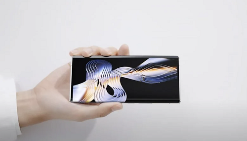 Tecno推出比Galaxy Fold 6更薄的三折叠手机